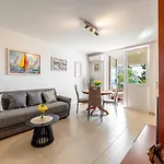 Klario - Sea View Terrace & Free Parking Apartament
