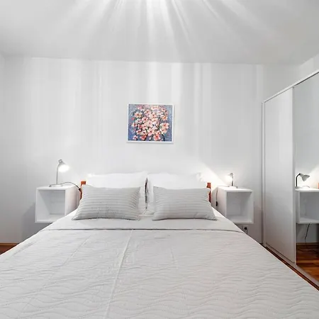 Klario - Sea View Terrace & Free Parking Apartment Dubrovnik