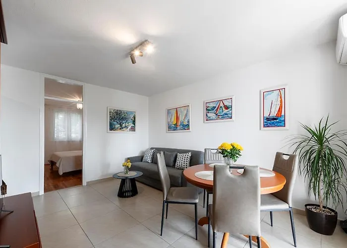 Klario - Sea View Terrace & Free Parking